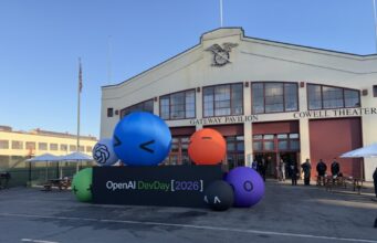 OpenAI DevDay 2026: resumo de tudo o que foi lançado Fachada do Fort Mason, em São Francisco, com o letreiro OpenAI DevDay 2026 e esferas infláveis coloridas em frente