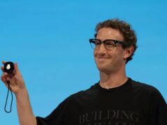 Muse Charm: o “tamagotchi” da Meta que leva a IA ao bolso Mark Zuckerberg segura o Muse Charm, dispositivo preto com o logotipo da Meta, durante o Meta Connect 2026
